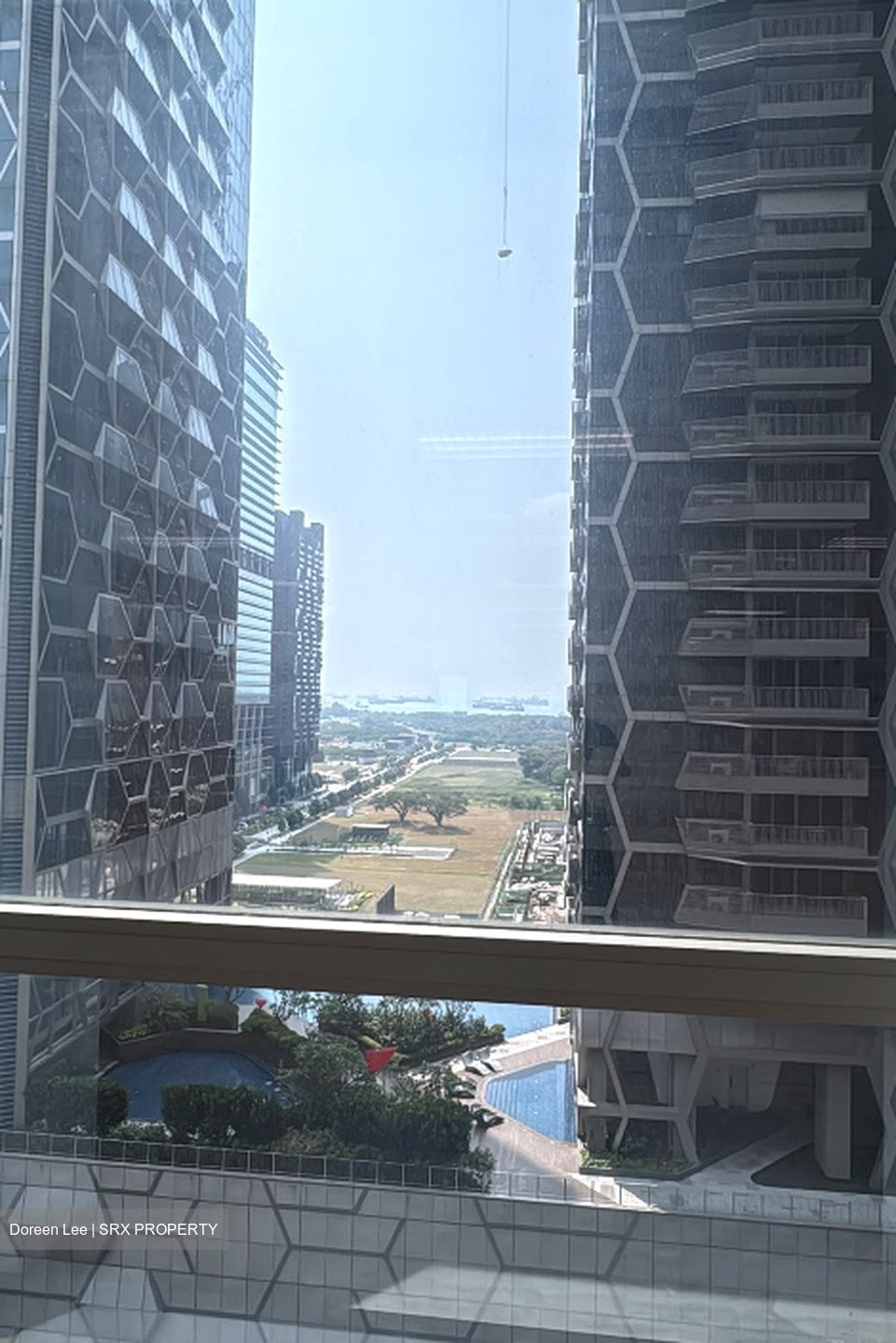 Oue Downtown (D1), Office #626958521